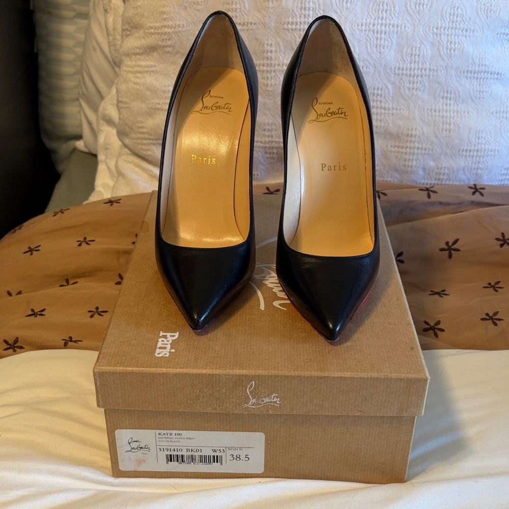 Kate 100 Nappa Shiny Black | Christian Louboutin